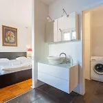 Modern Floor With A Terrace Daire