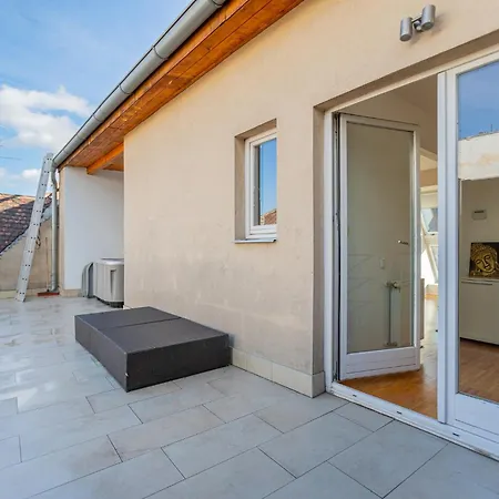 Апартаменты Modern Penthouse Private Terrace Jacuzzi Будапешт