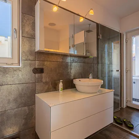 Modern Penthouse Private Terrace Jacuzzi * Budapest