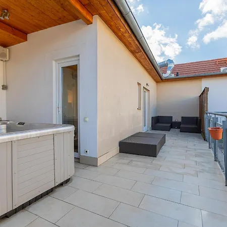 Apartment Modern Penthouse Private Terrace Jacuzzi