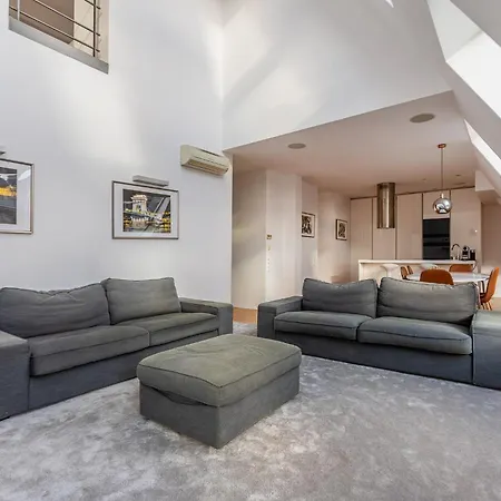 Modern Floor With A Terrace Lejlighed *