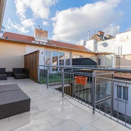 Apartment Modern Penthouse Private Terrace Jacuzzi Budapest