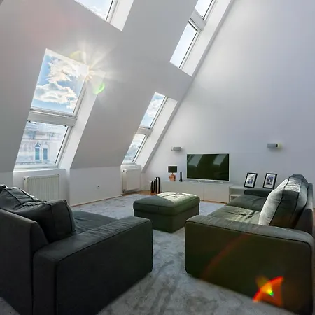 Apartment Modern Penthouse Private Terrace Jacuzzi *
