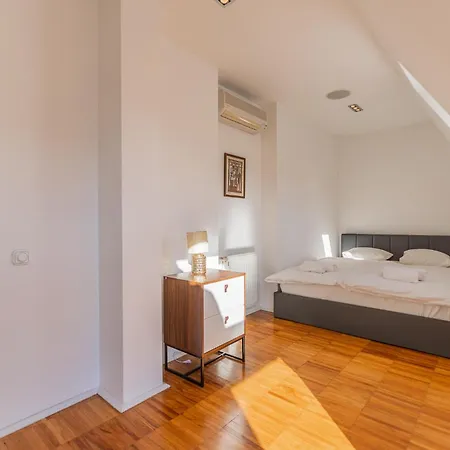 Modern Penthouse Private Terrace Jacuzzi Budapest