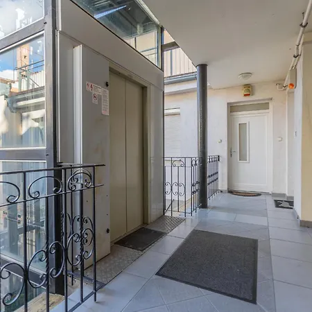 Modern Floor With A Terrace شقة