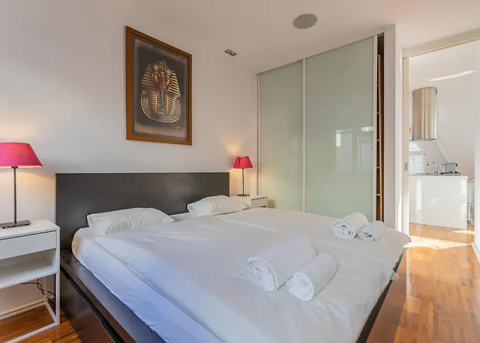 Apartament Modern Floor With A Terrace